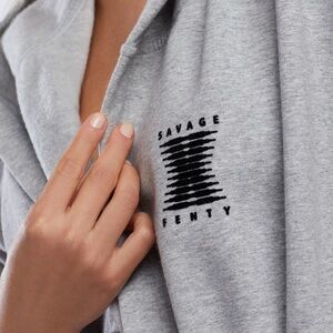 Savage X Fenty FOREVER SAVAGE SHORT ROBE